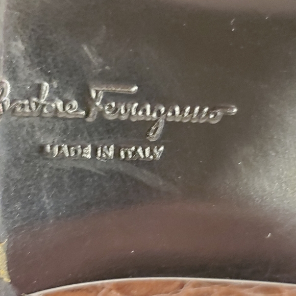 Womens Salvatore Ferragamo 7B Brown Croc-Embossed Chunky 3" Heels Gold Chain - Picture 10 of 12